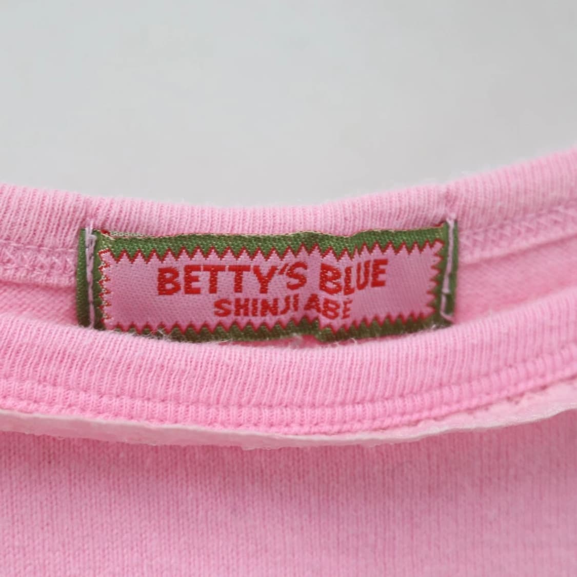 Betty's Blue Shinji Abe 키치 y2k 슬리브리스 상품이미지7