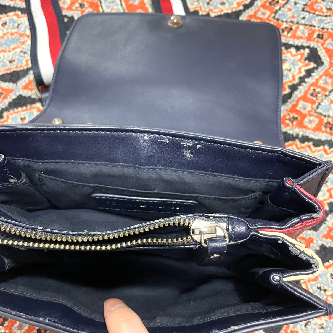 타미힐피거 네이비 미니 크로스백  상품이미지4