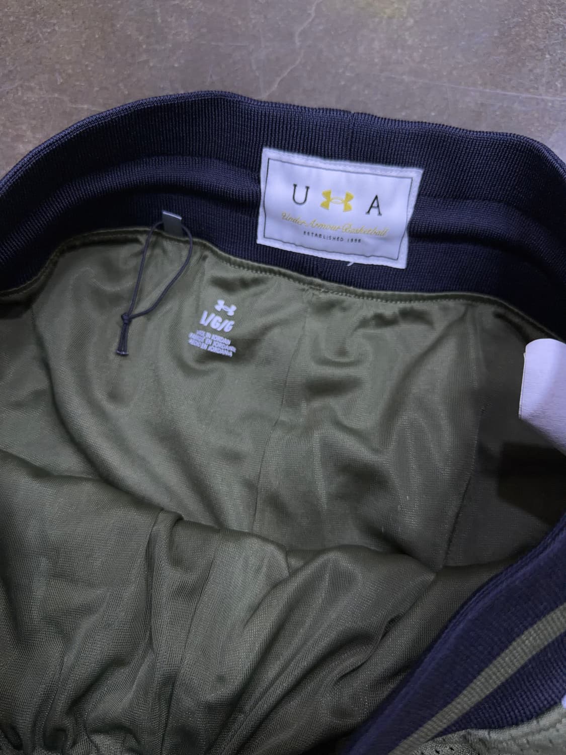 언더아머 메쉬 코트사이드 반바지 9인치 쇼츠 카키 블랙 L 상품이미지9