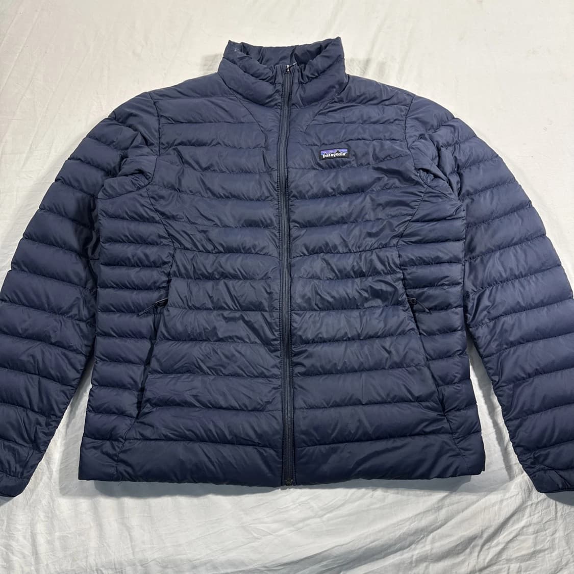 파타고니아 경량패딩 다크 네이비 상품이미지1