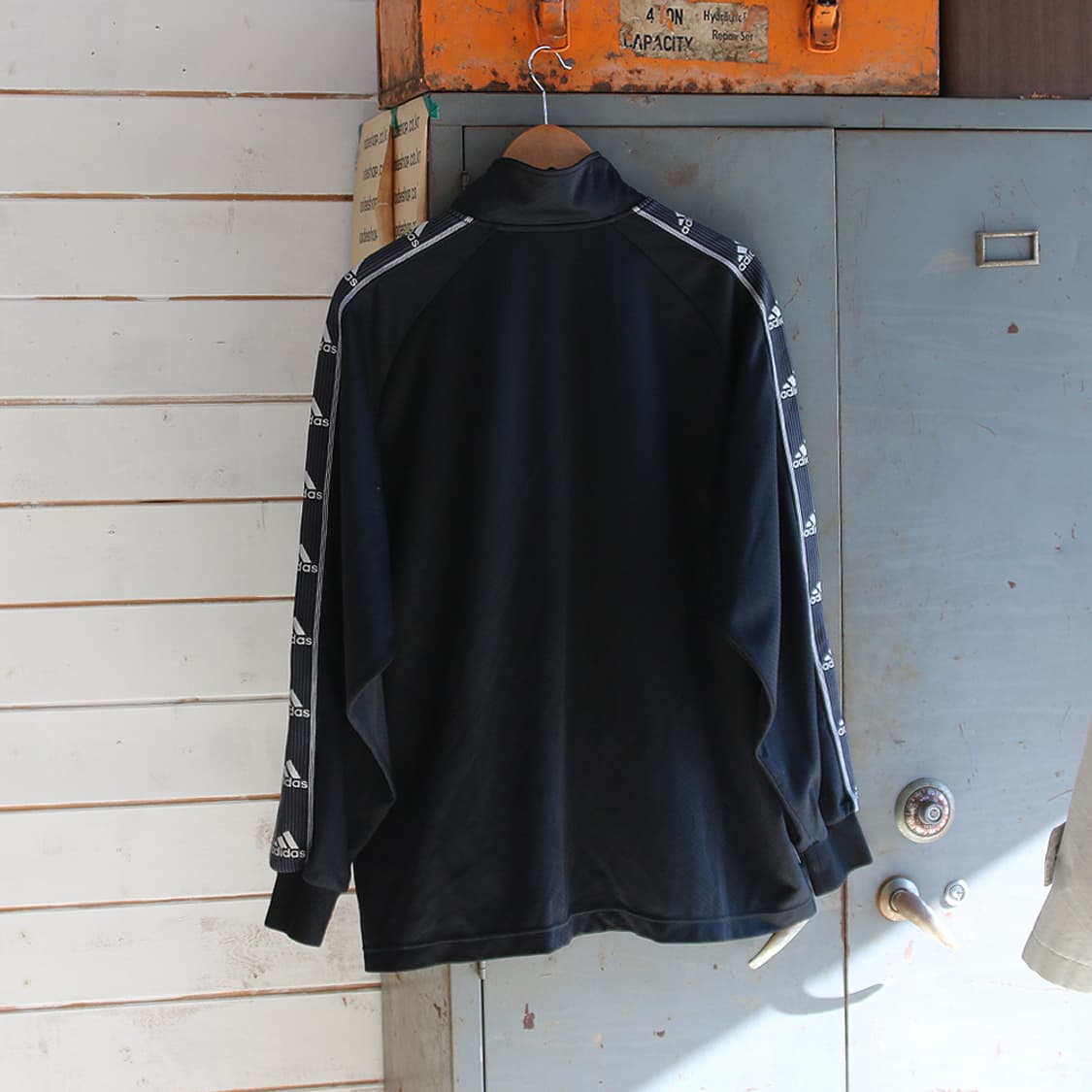 (착용컷) 아디다스 올드스쿨 트랙 자켓 (남성용 103) 상품이미지2