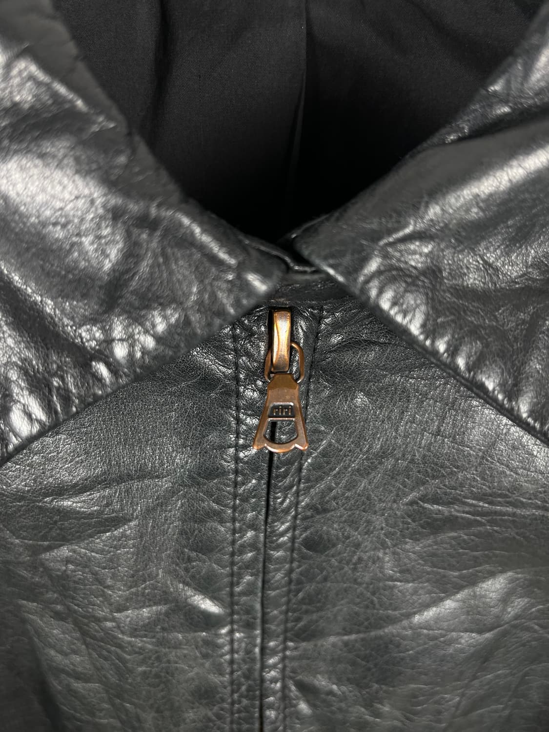 Theory 소가죽 크롭 레더 자켓 상품이미지2