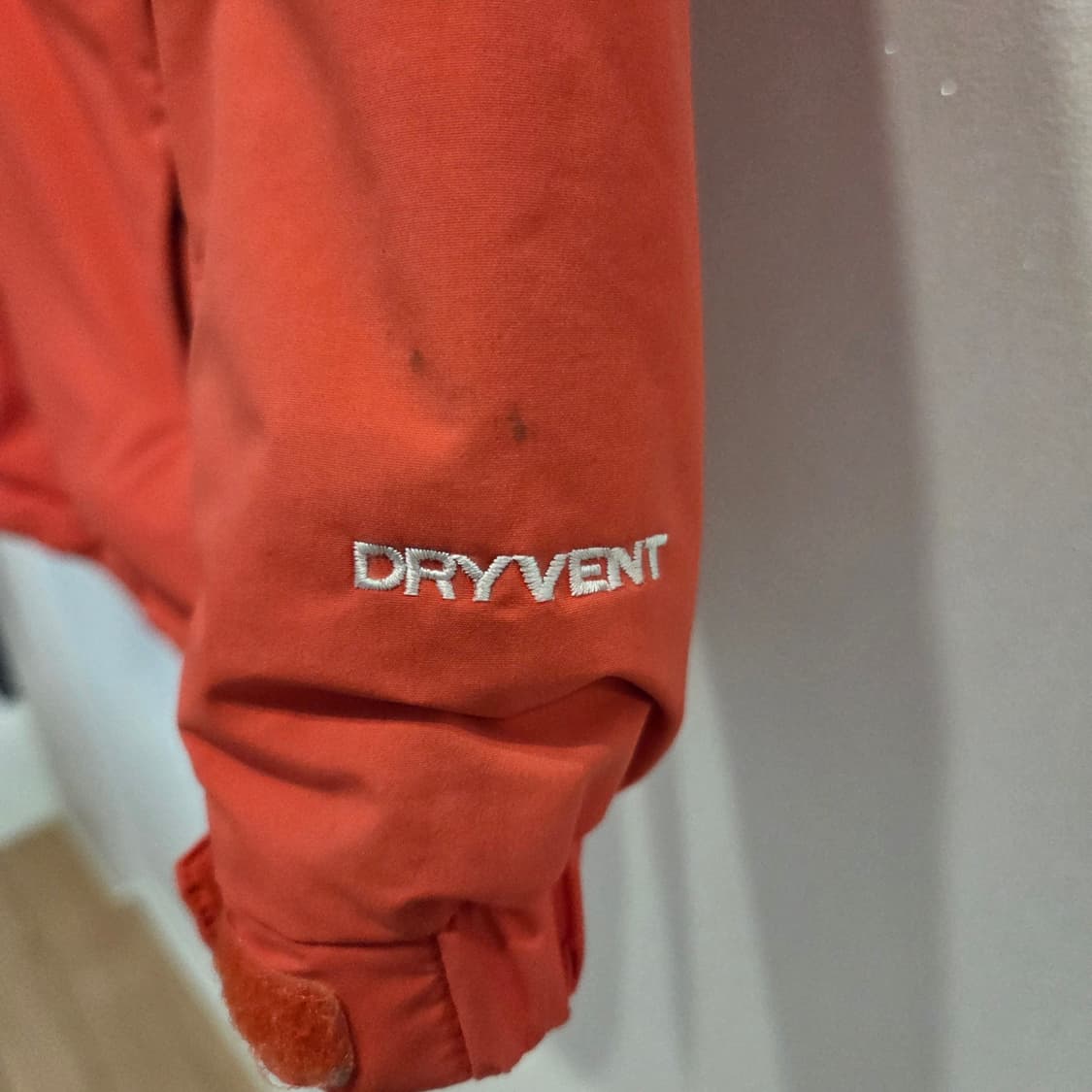 노스페이스 키즈 오렌지 패딩 140 상품이미지3