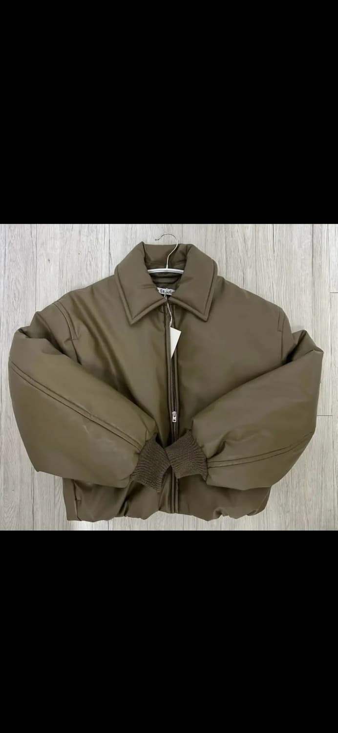 아크네스튜디오 레더 봄버 36 팝니다 상품이미지1