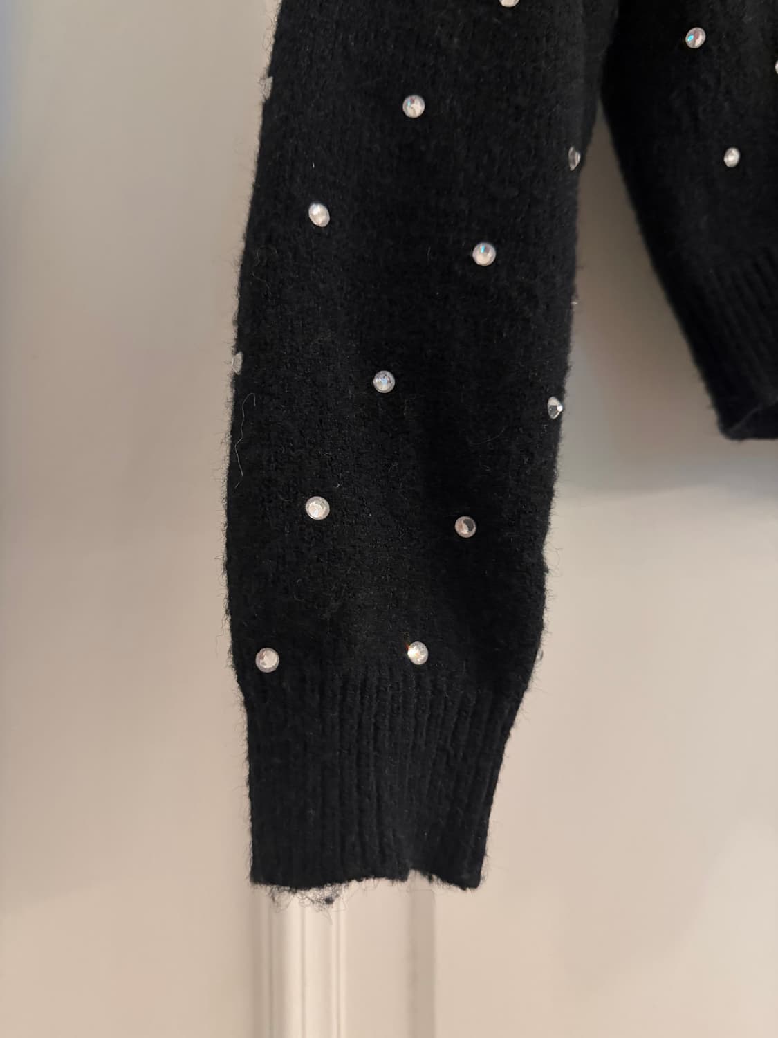 큐빅 울 블랙 가디건 상품이미지4