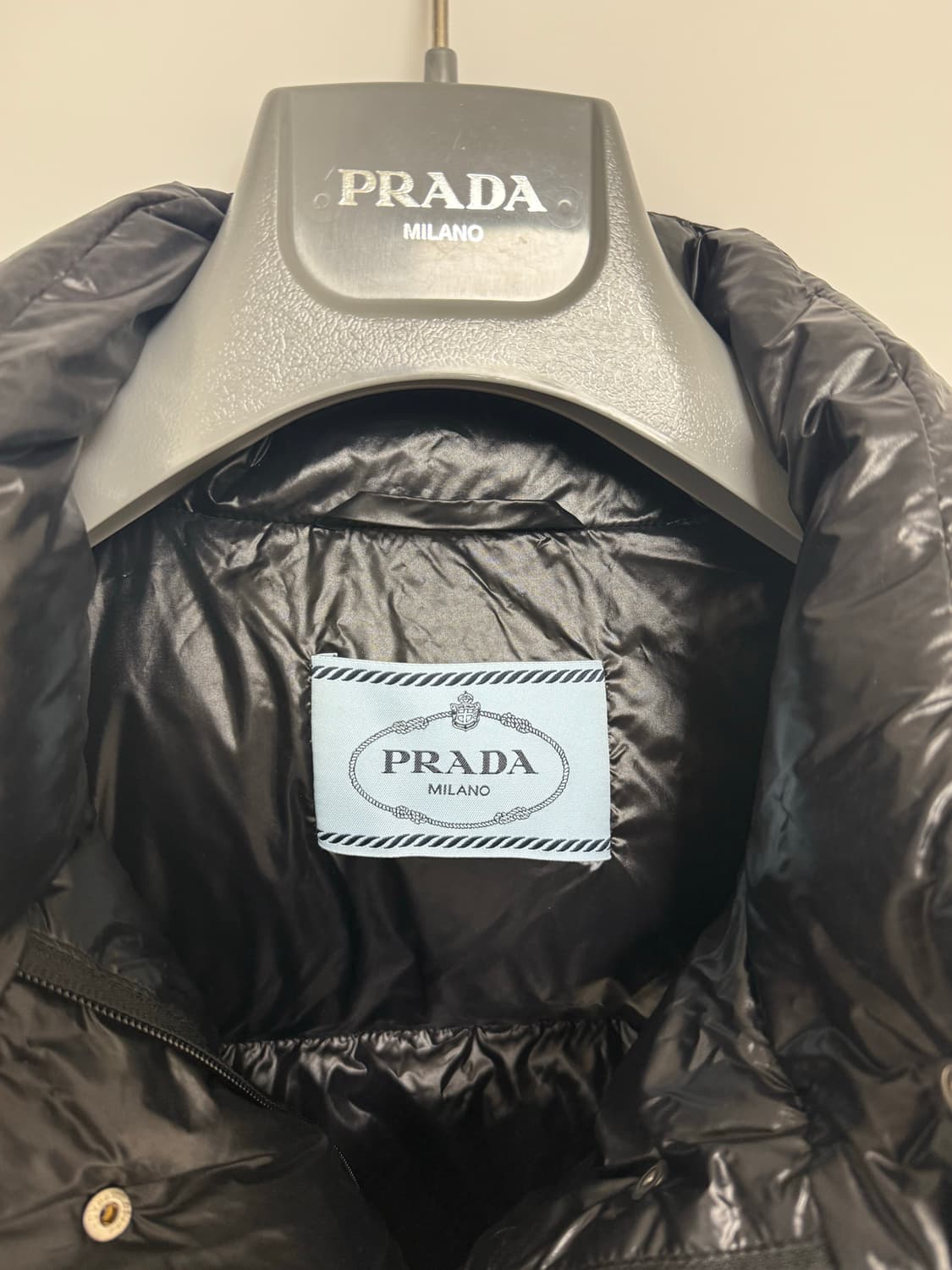 프라다 리나일론 푸퍼패딩 상품이미지4