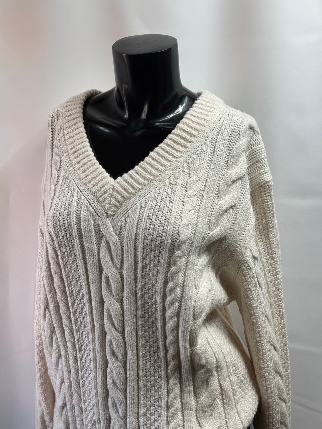 jwandercon uniqlo / jw앤더슨 유니클로 브이넥 꽈배기 니 상품이미지2