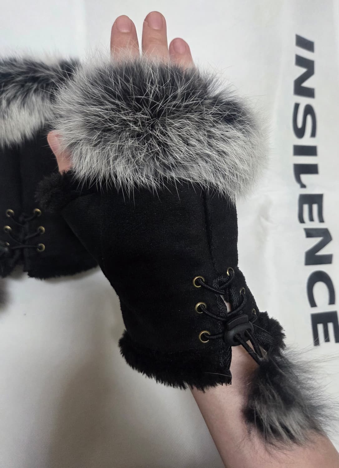 갸루st 블랙 퍼 핸드워머 상품이미지3