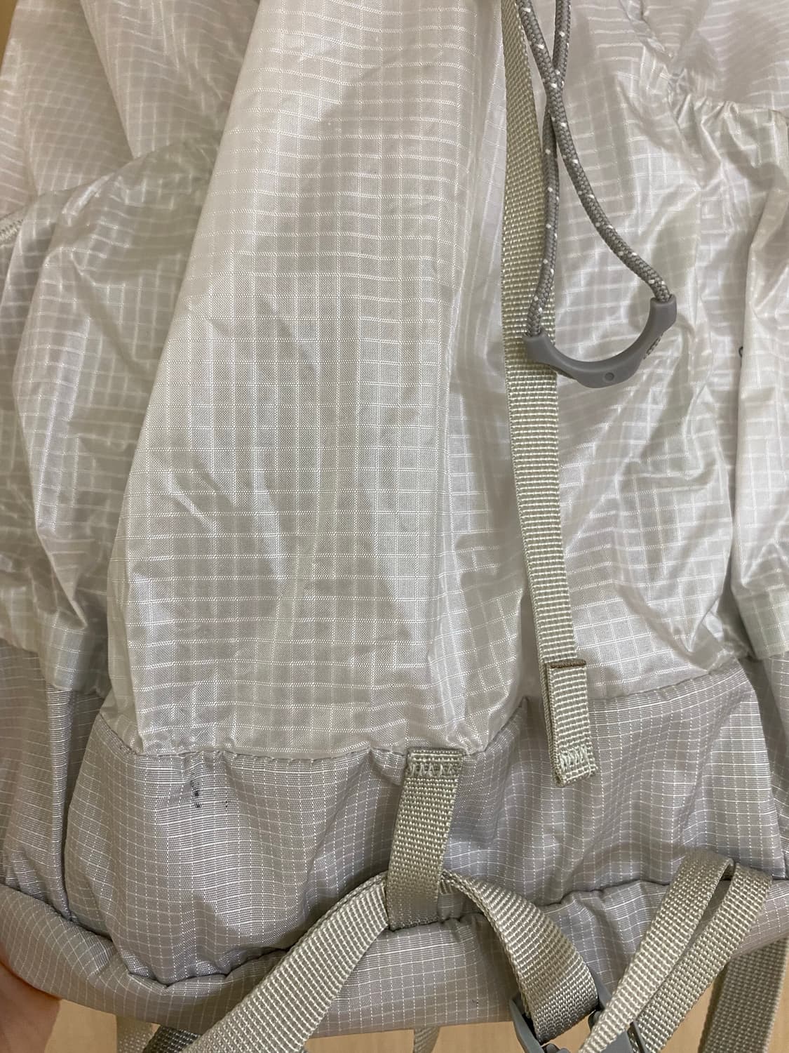 몽벨 버사라이트 백팩 차정원착용 상품이미지3