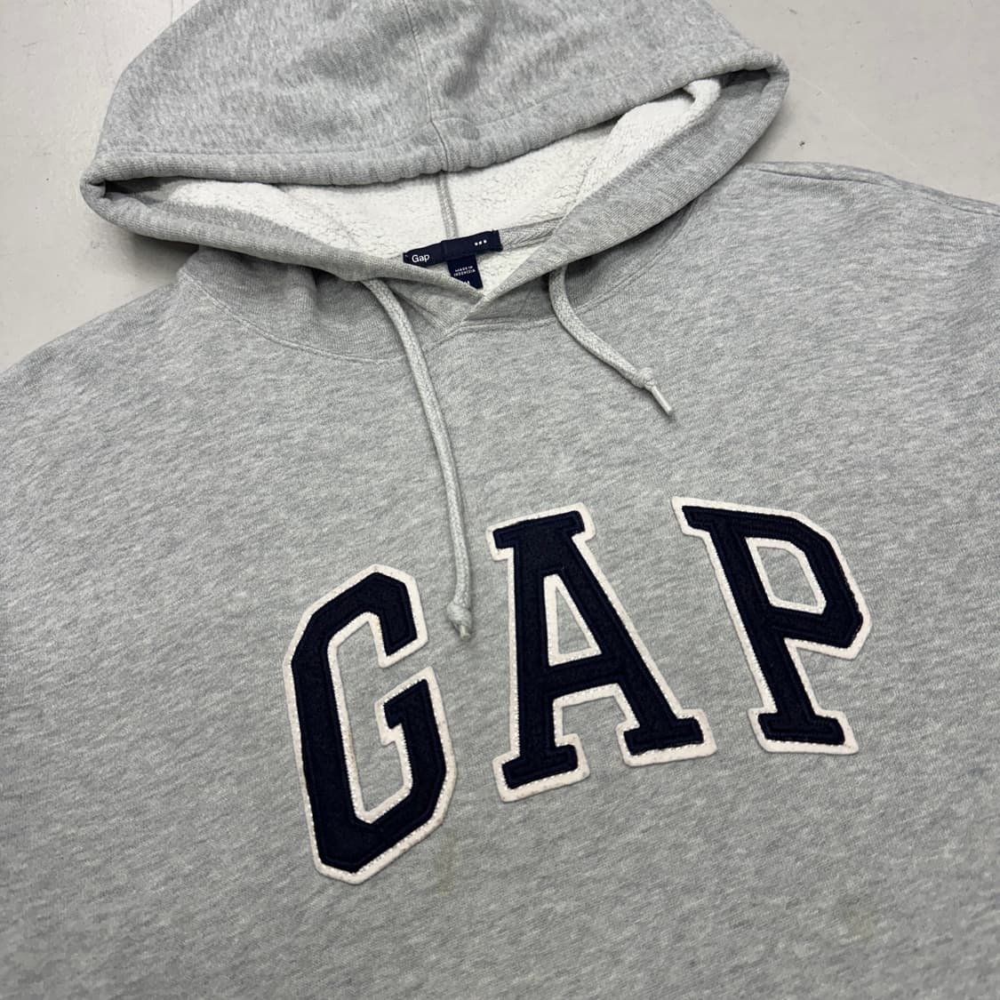 갭 Y2K 아치로고 후드티 그레이 상품이미지3