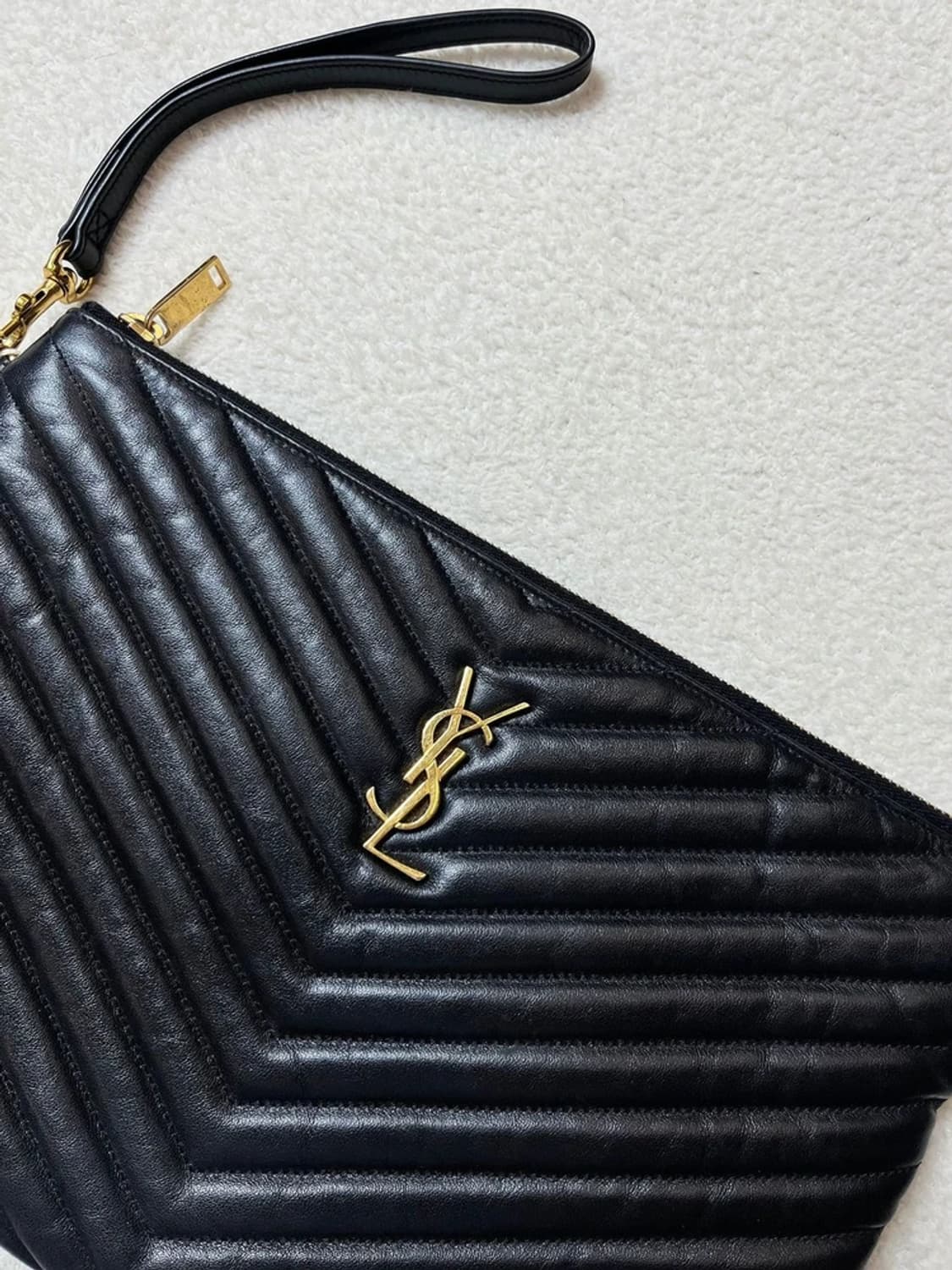 생로랑 YSL 금장 골드 마틀라쎄 클러치백 A1664 상품이미지3