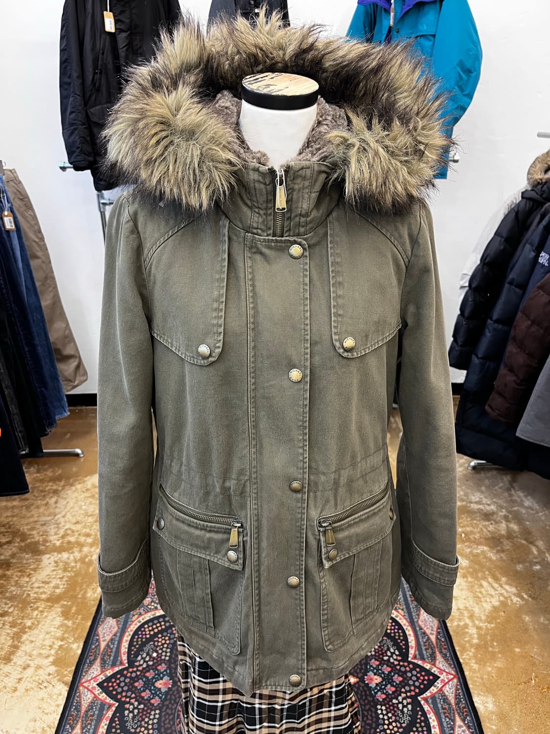 마이클 코어스 퍼 후드 필드 파카 상품이미지2