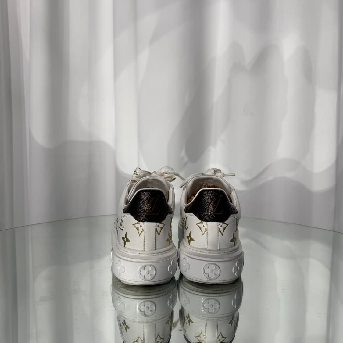[정품] 루이비통 타임아웃 골드 스니커즈 38사이즈 상품이미지4