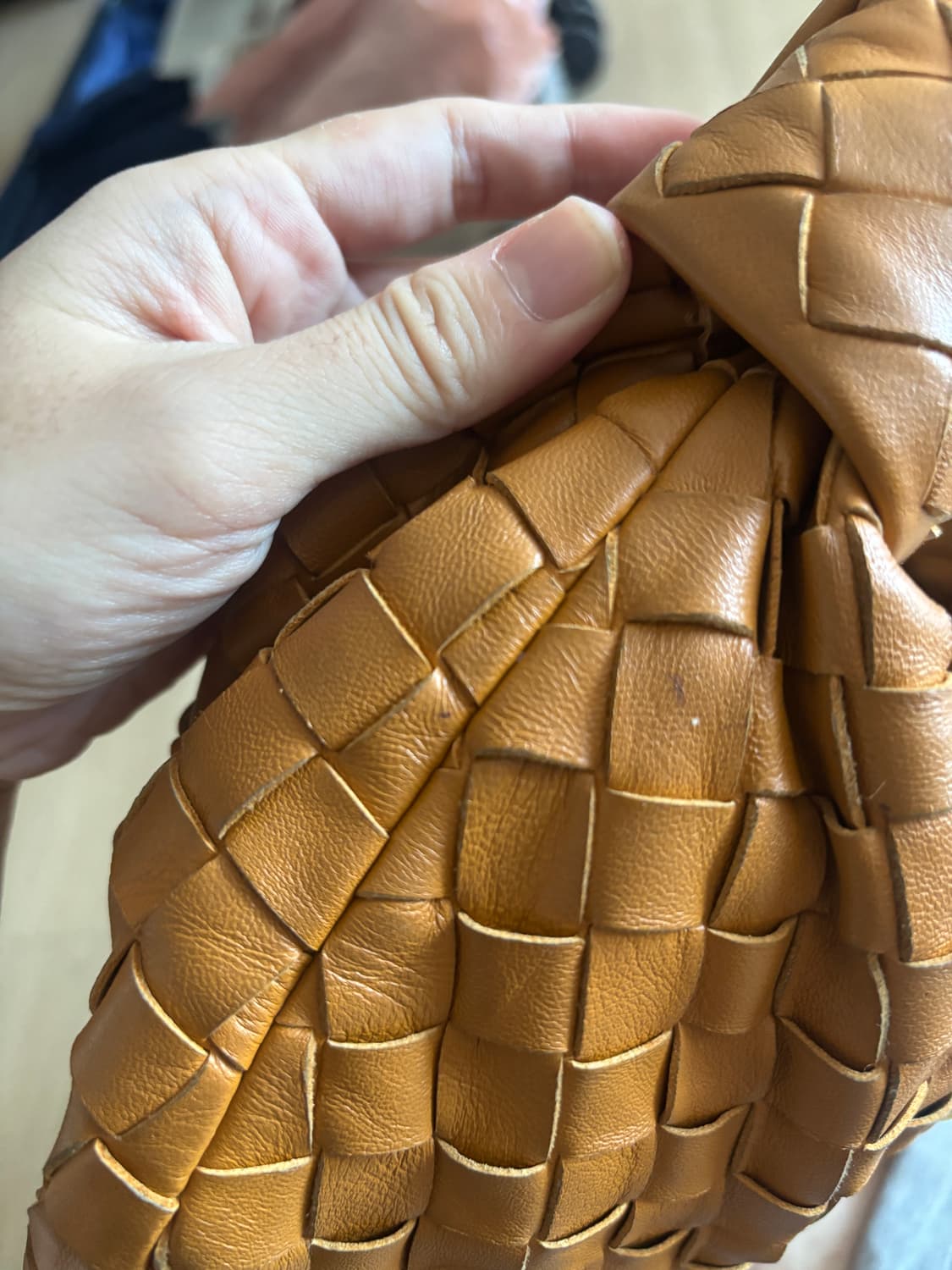 보테가베네타 조디 틴사이즈 아몬드컬러  상품이미지3