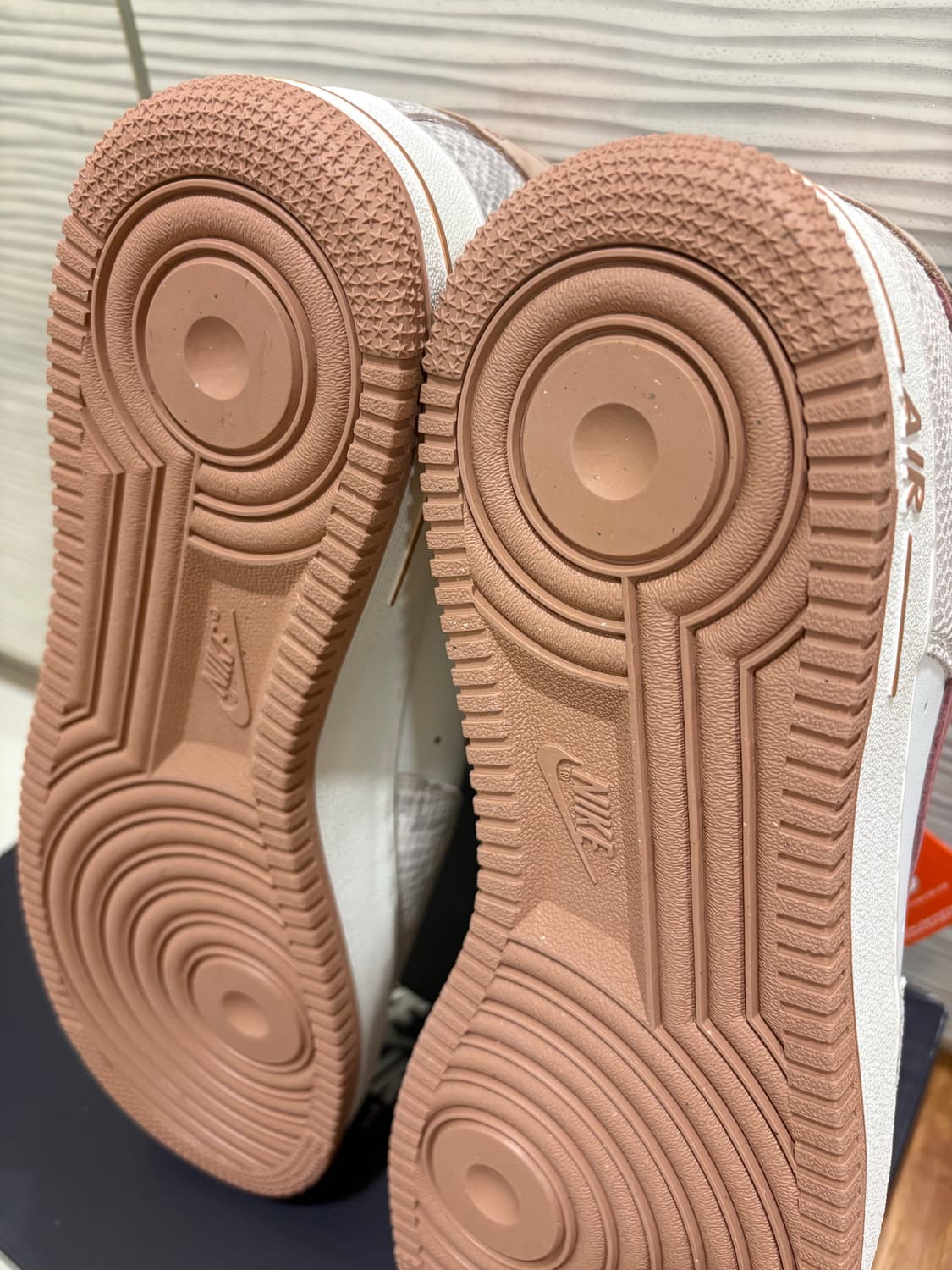 새상품) 에어포스 뱀피 300 상품이미지4