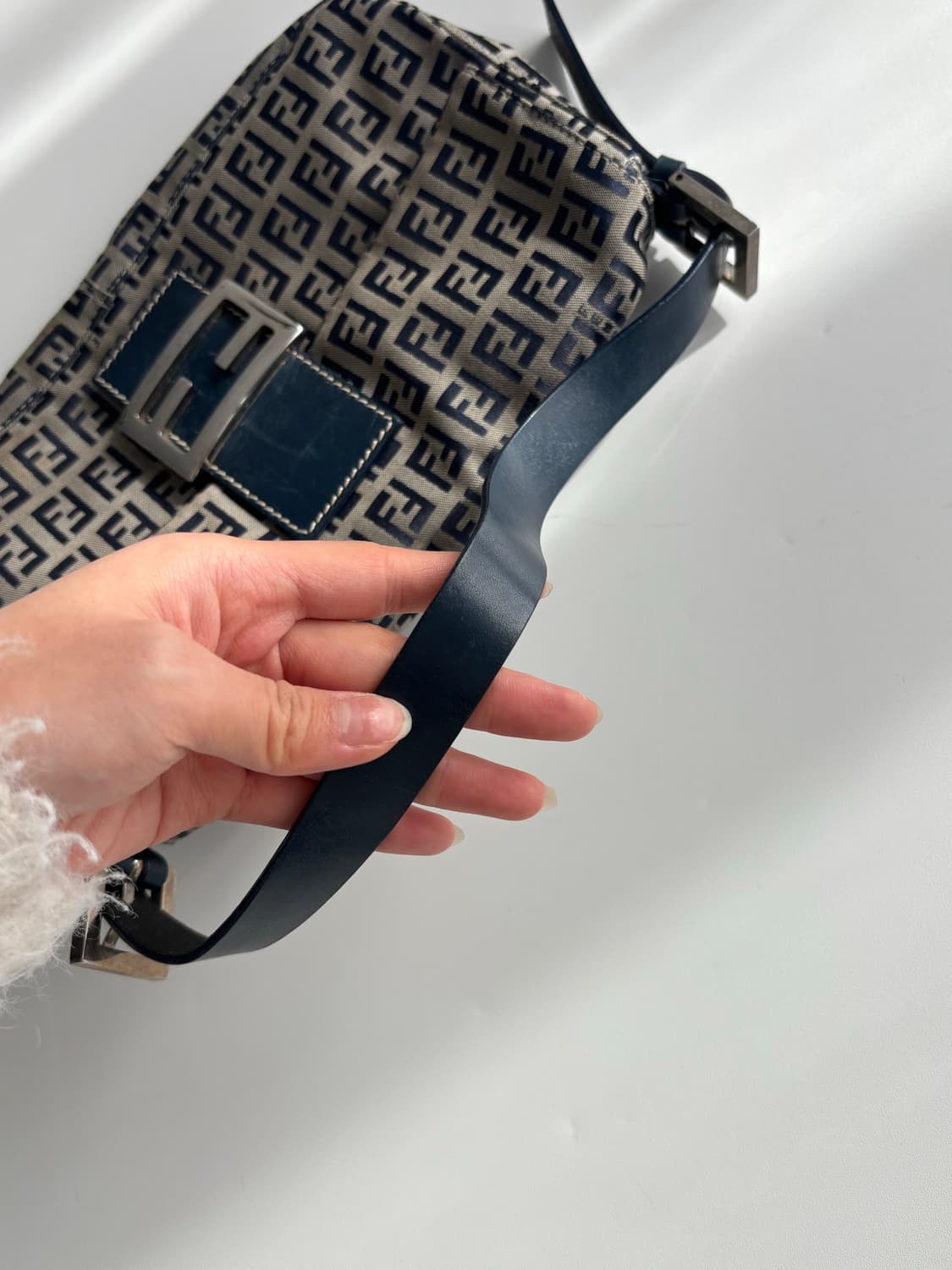 Fendi 펜디 주카패턴 바게트 백 상품이미지5