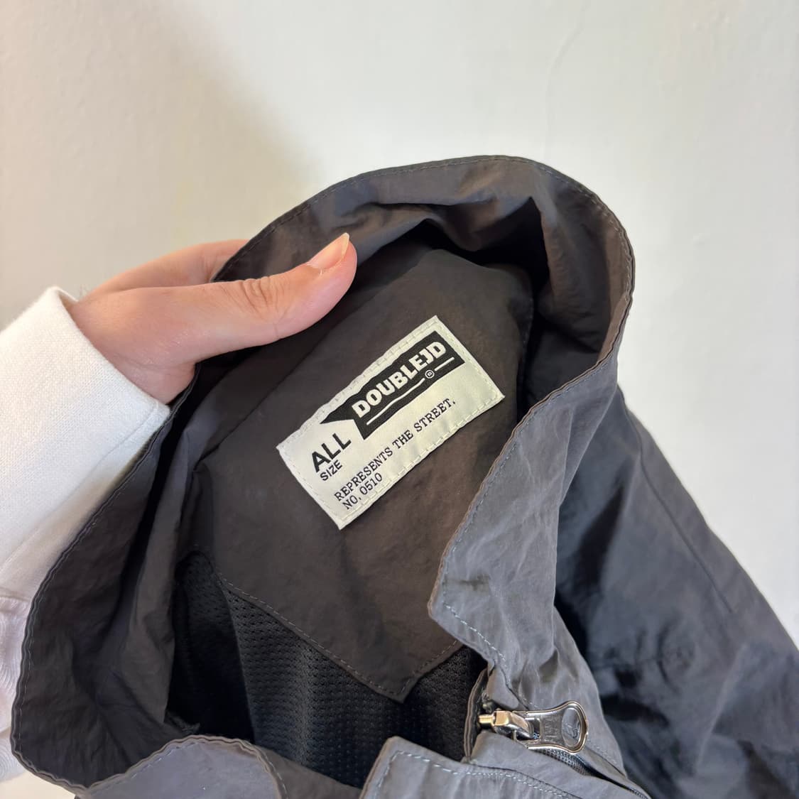 FREE 더블제이디 먹그레이 유틸리티 바람막이 자켓 상품이미지4