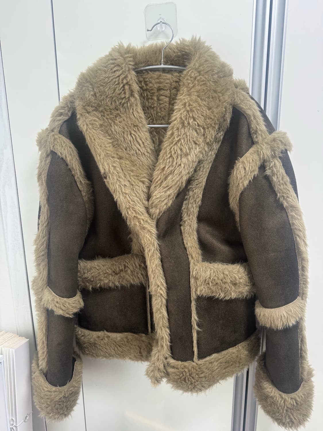 OPEN YY PANELED FAUX-SHEARING JACKET 상품이미지2