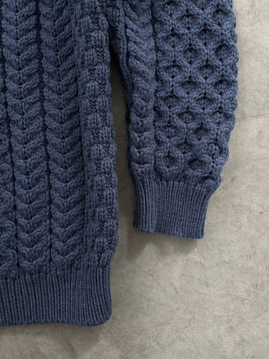 Aran Crafts 아란크래프트 블루 메리노울 크루넥 스웨터  상품이미지8