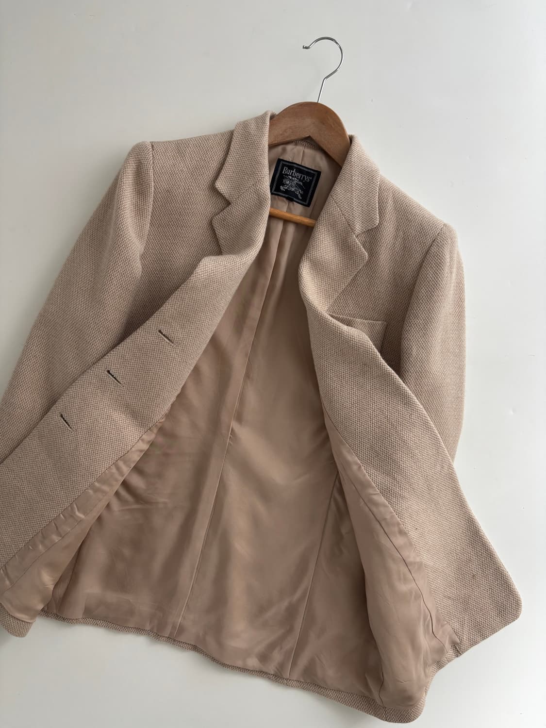 Burberry 버버리 연베이지 자수로고 블레이저 상품이미지1