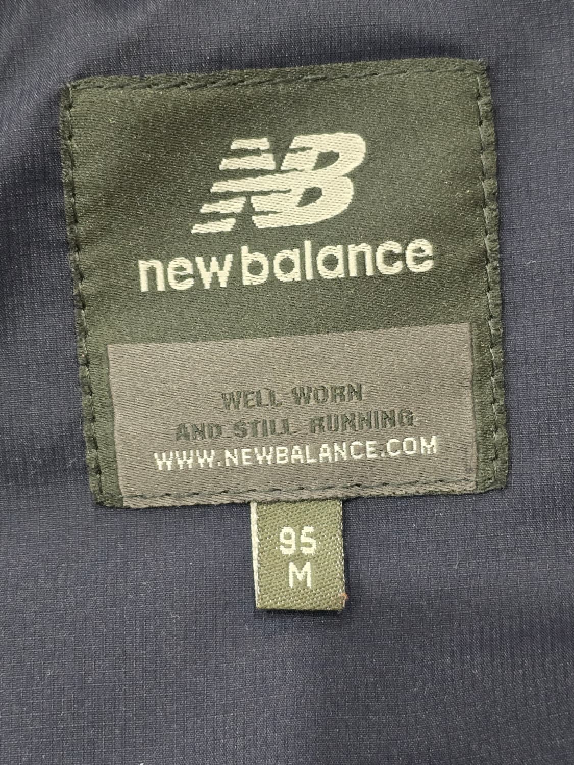 뉴발란스 네이비 남녀공용 패딩 점퍼 상품이미지3