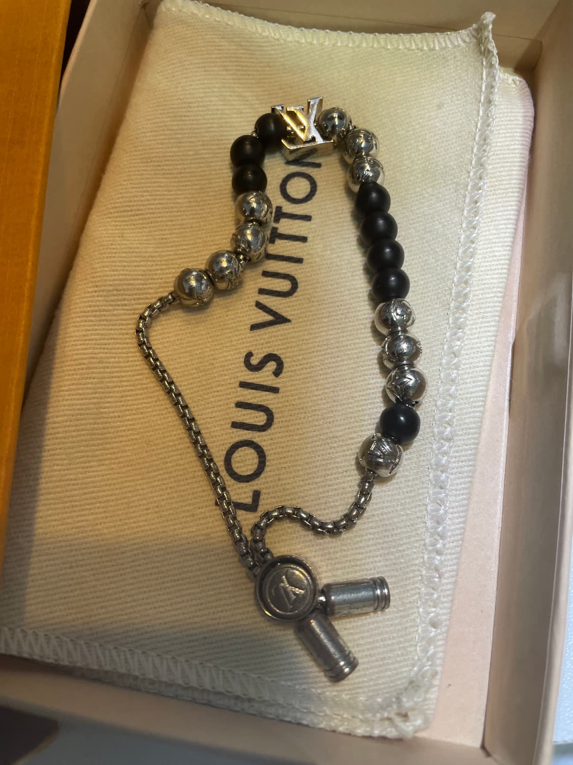 루이비통 모노그램 비즈 팔찌 상품이미지2