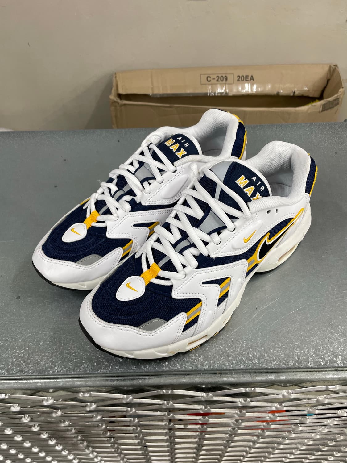 나이키 에어맥스 96 골든 로드 280 상품이미지2