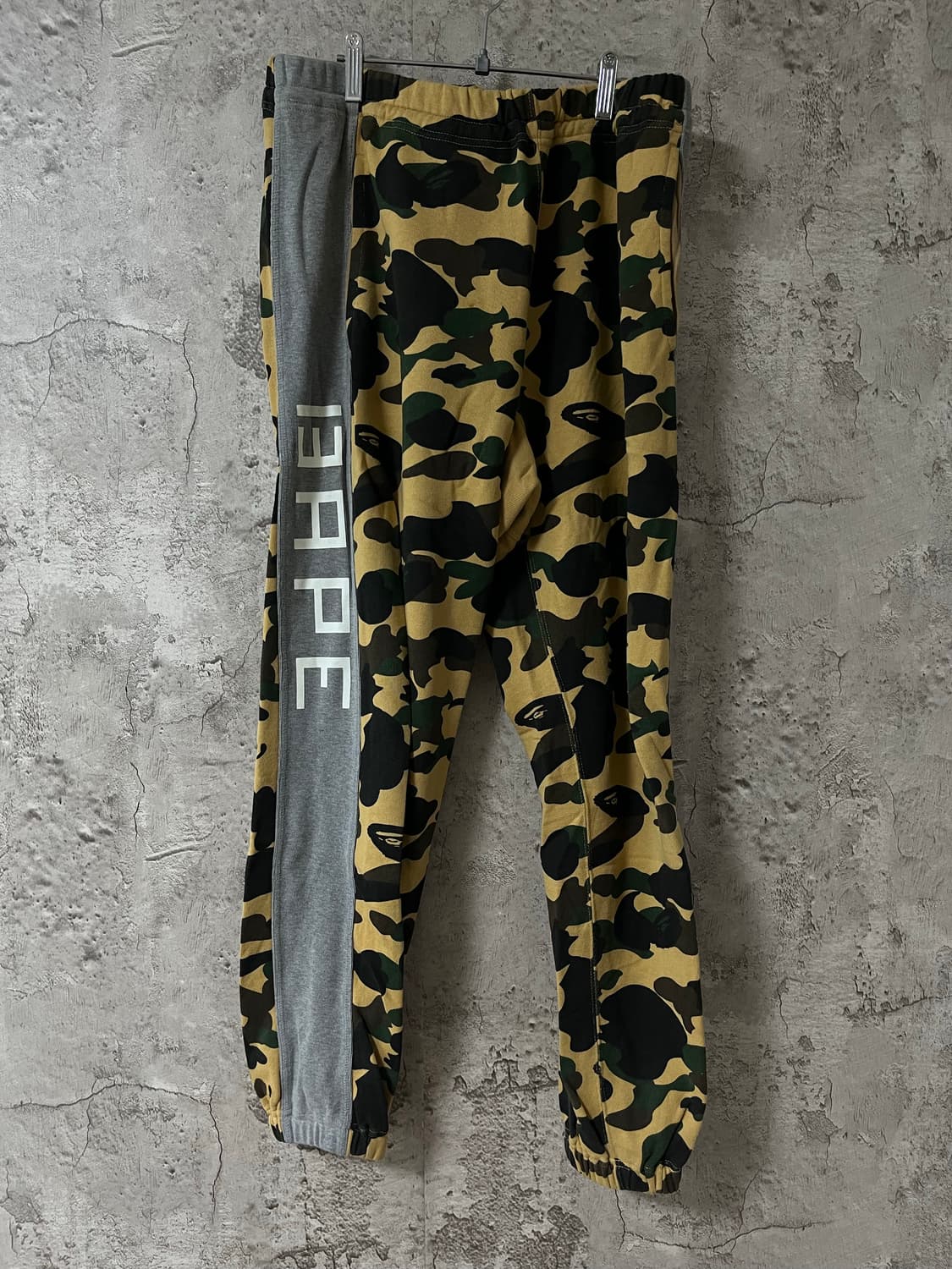 베이프 2000’s 1st 카모 트레이닝 바지 상품이미지1
