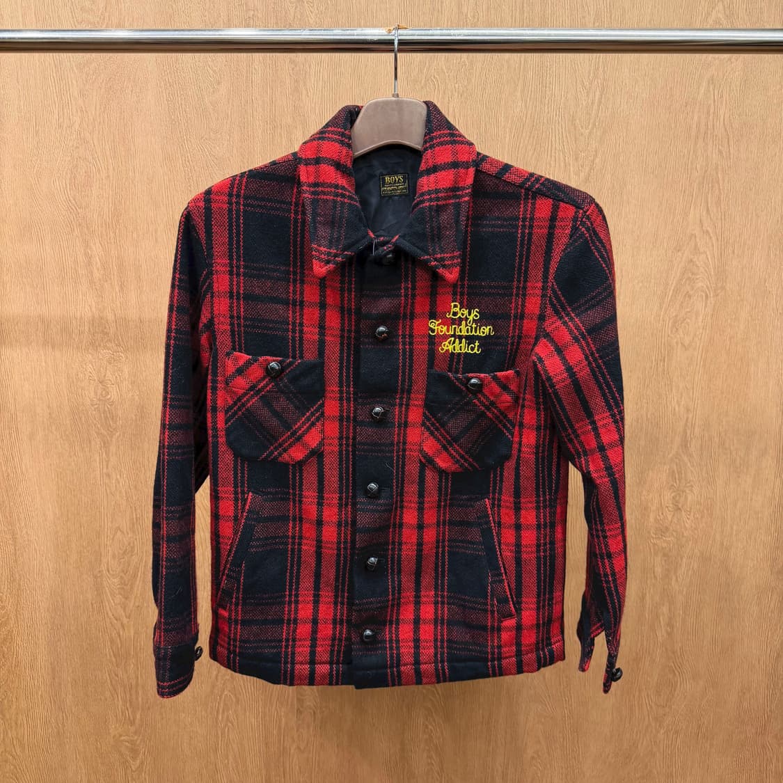 보이즈 파운데이션 울 체크 자켓 로고 자수 디테일 레귤러핏 레드 체크 상품이미지2
