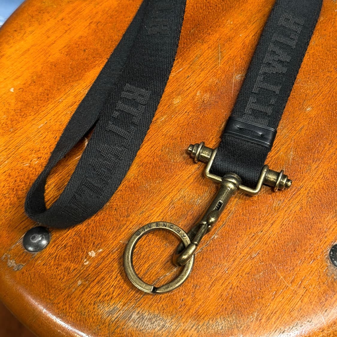 지방시 스트랩 키링 목걸이 상품이미지2