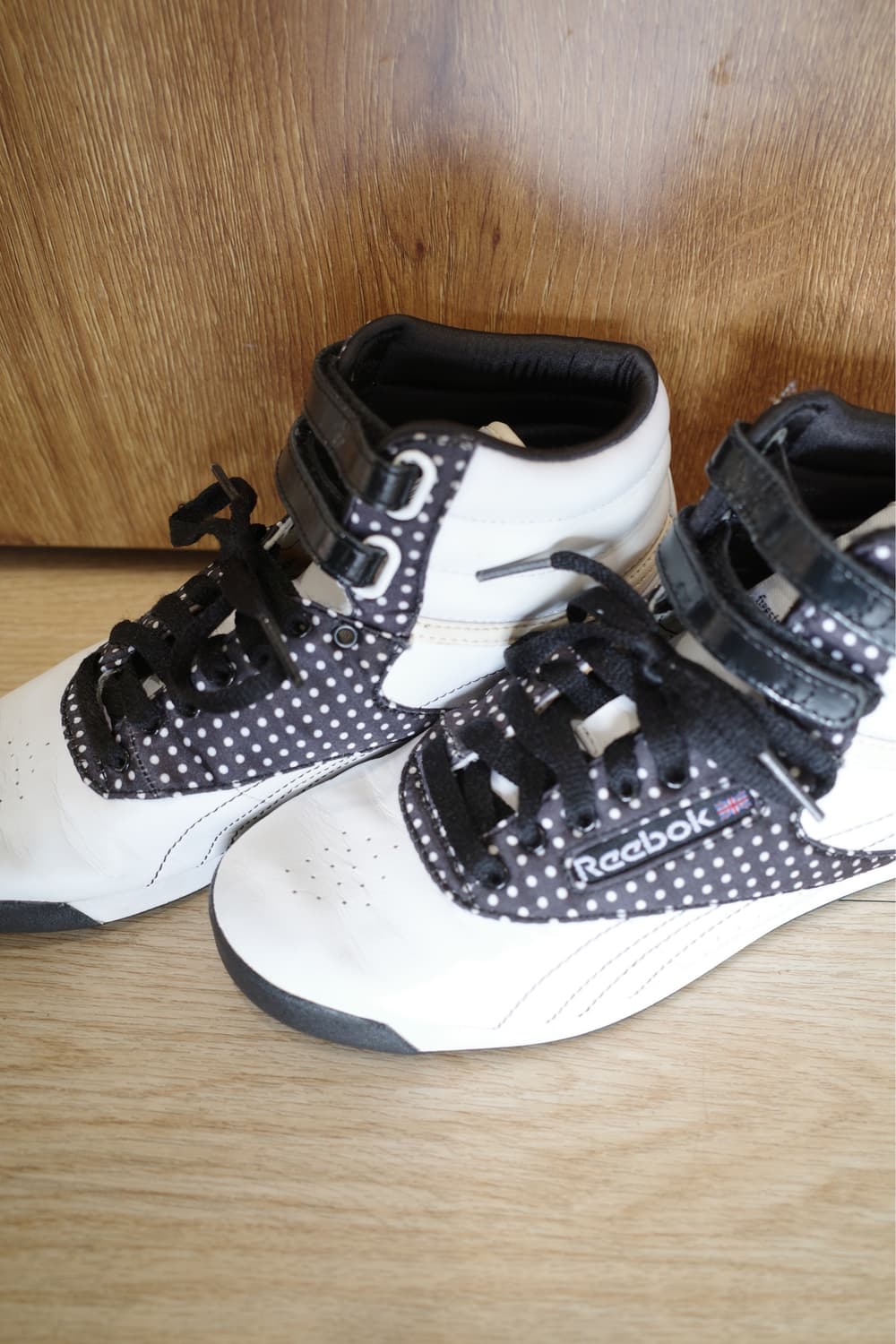 Reebok dot shoes 상품이미지1