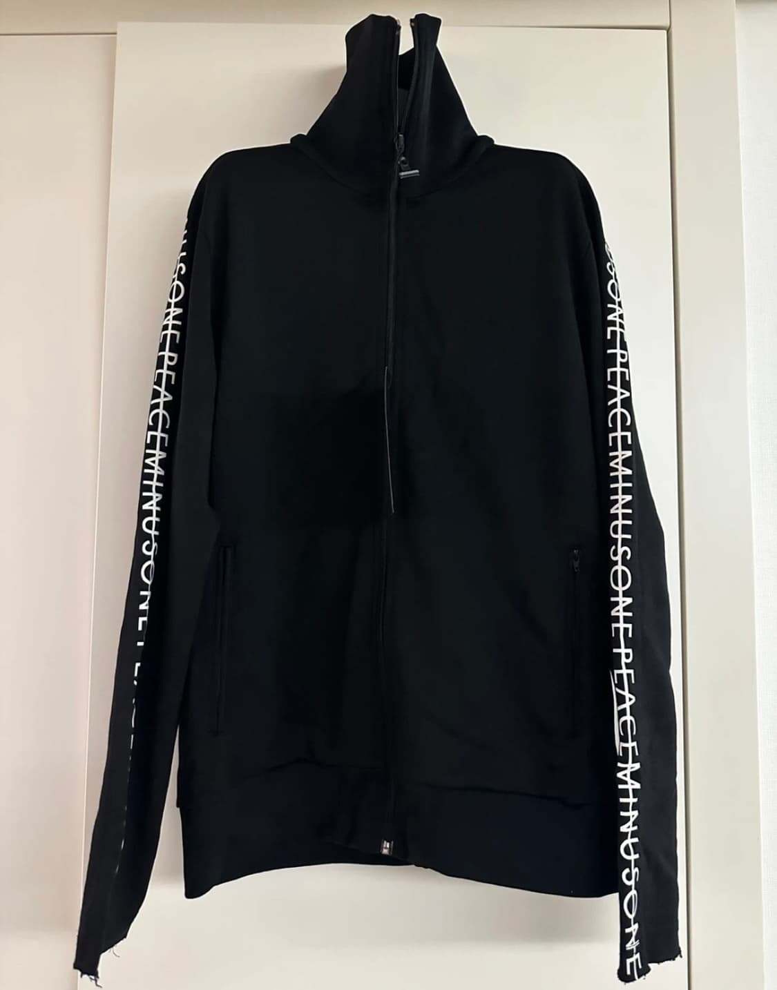 PMO 피마원 피스마이너스원 트레이닝 져지 상품이미지1