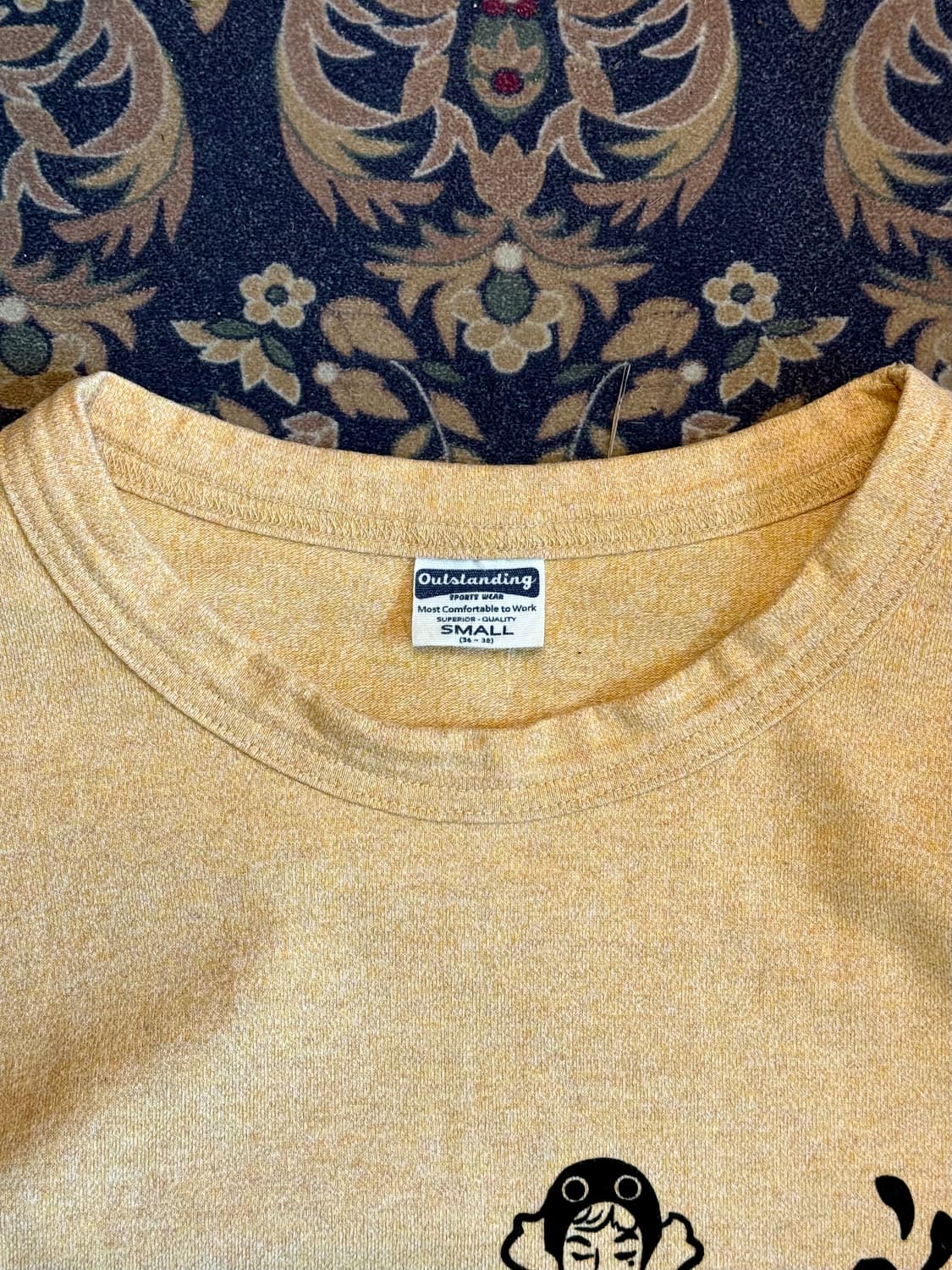 아웃스탠딩 핀업걸 옐로우 멜란지 티셔츠 상품이미지3