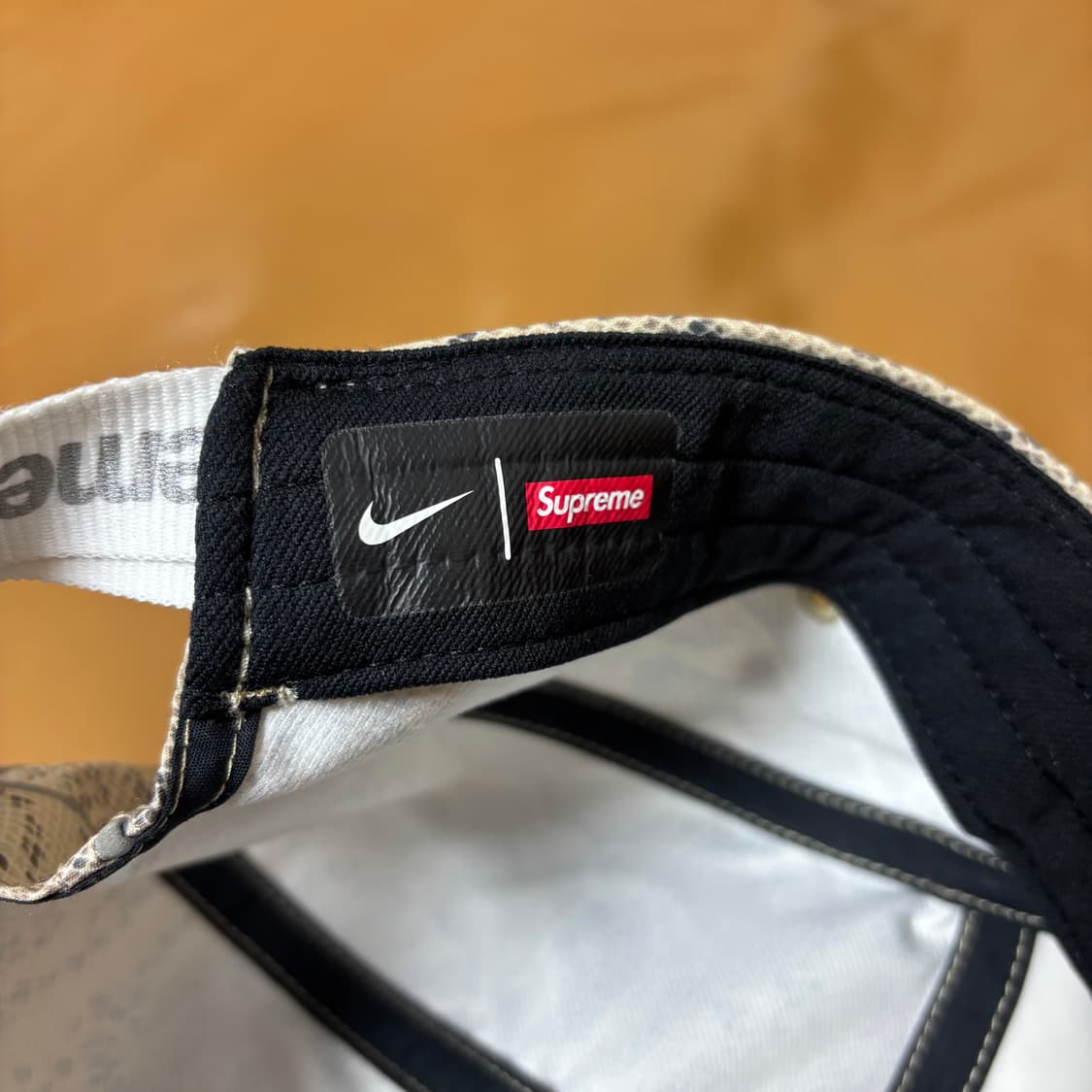 슈프림 나이키 에어맥스 캠프캡 모자 스네이크 상품이미지7