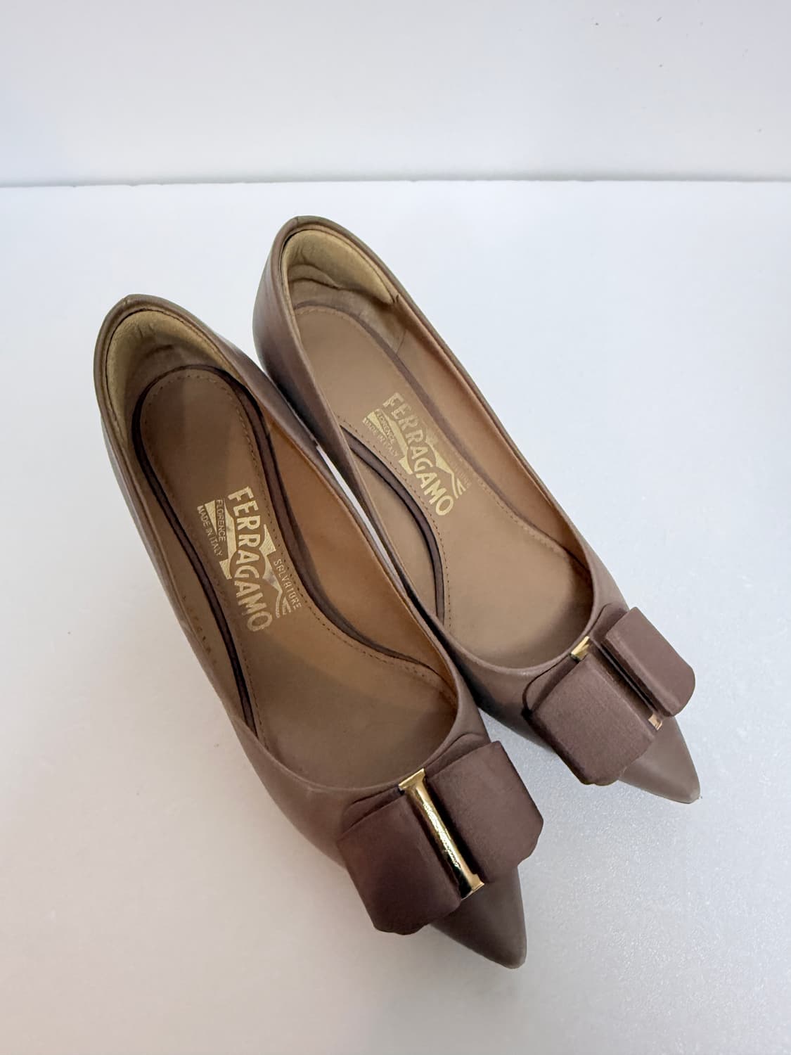 Salvatore Ferragamo 페라가모 바라 리본펌프스 베이지230 상품이미지1