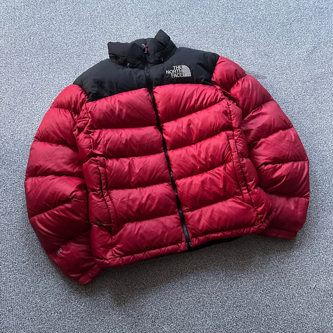 노스페이스 눕시700 레드/블랙 패딩 상품이미지1