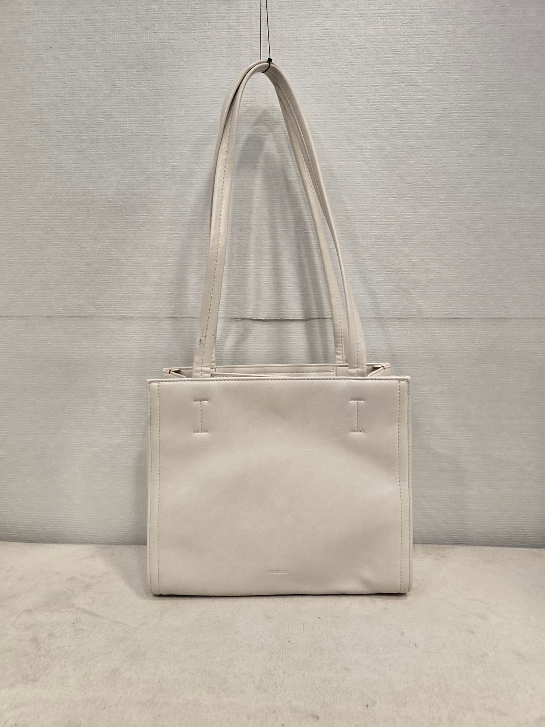스탠드오일 오블롱백 크림 숄더백 상품이미지1