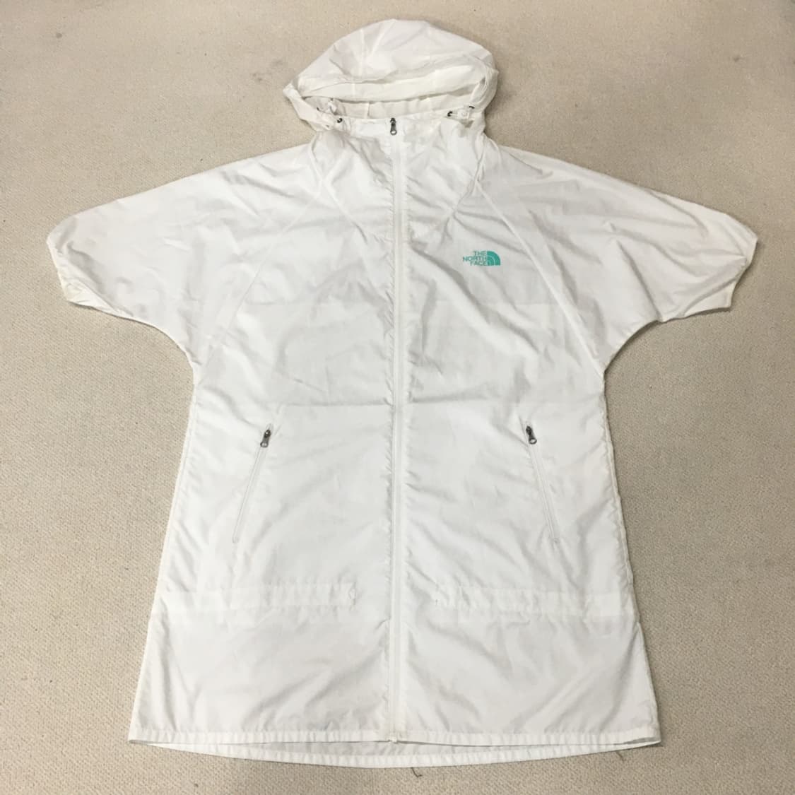 노스페이스 여성 경량 바람막이 CC05 상품이미지1