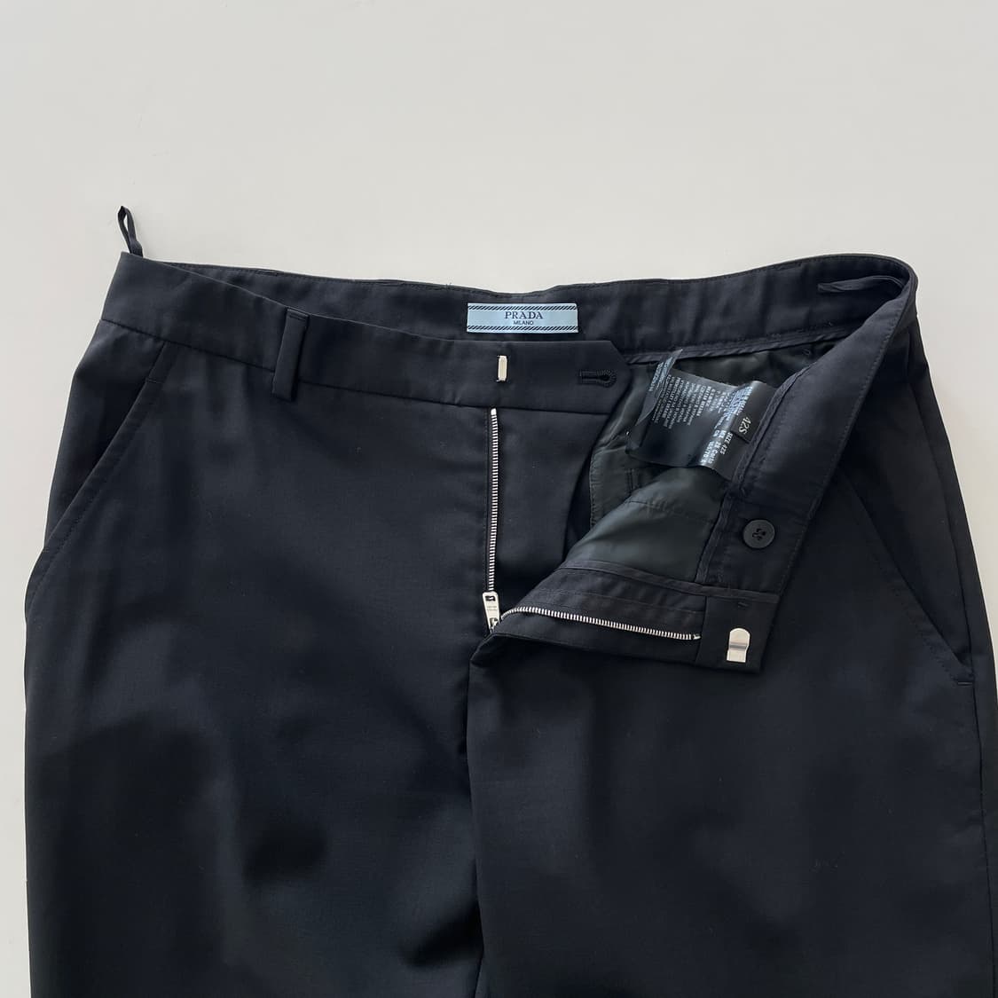 프라다 42|여성66 미니멀 테일러드 블랙 슬랙스 상품이미지3