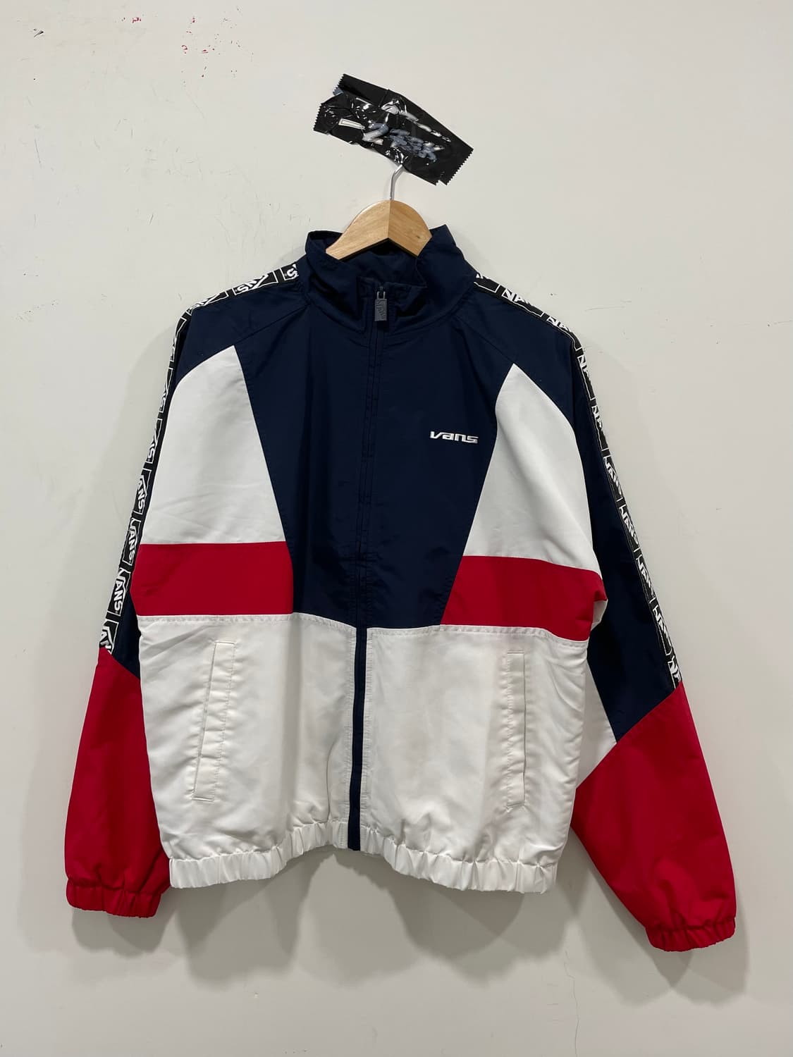 Vans 반스 사이드 로고테이핑 윈드 브레이커 상품이미지3
