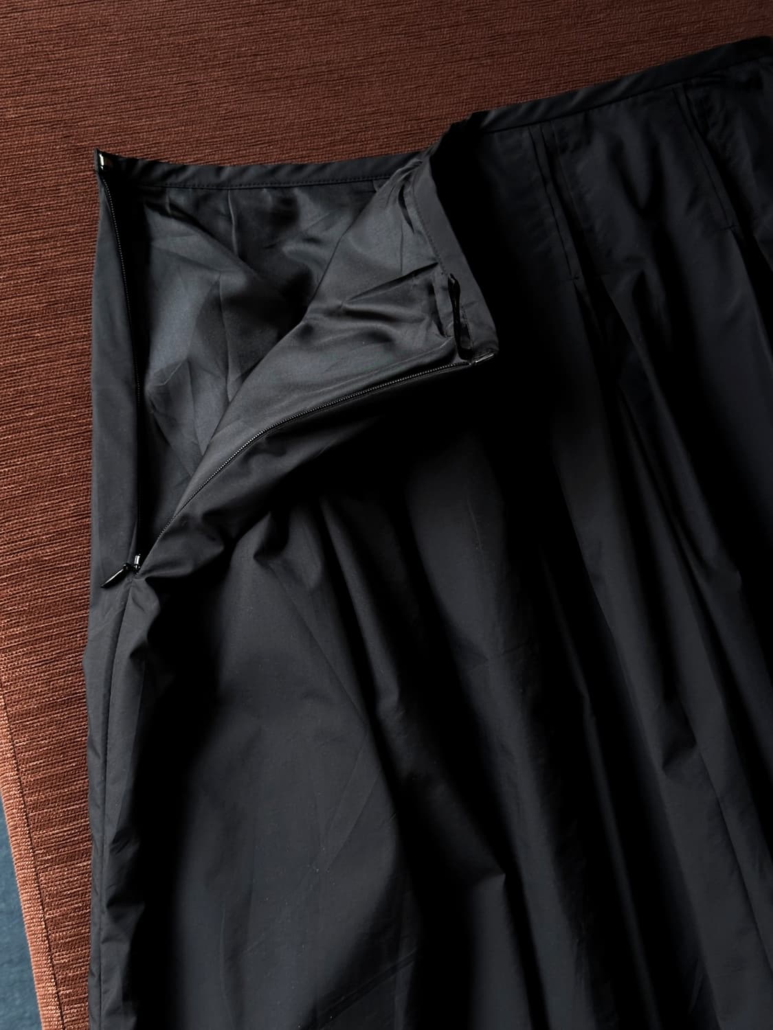 Washed fabric design tuck pleated  skirt 상품이미지10