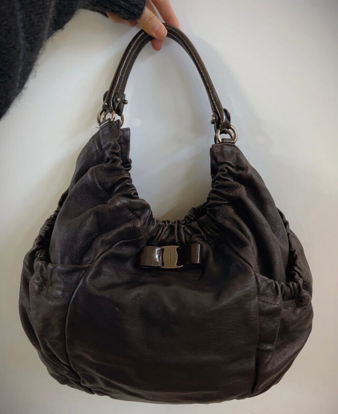 SALVATORE FERRAGAMO 페라가모 브라운 양가죽 숄더백 상품이미지4