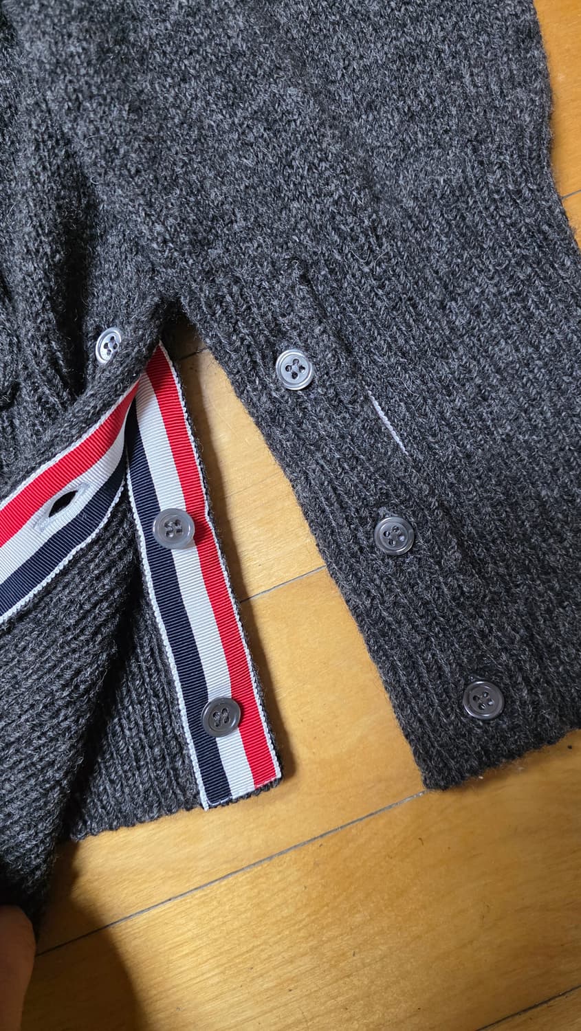 [새상품급,4]톰브라운 셰틀랜드 가디건 그레이 상품이미지5