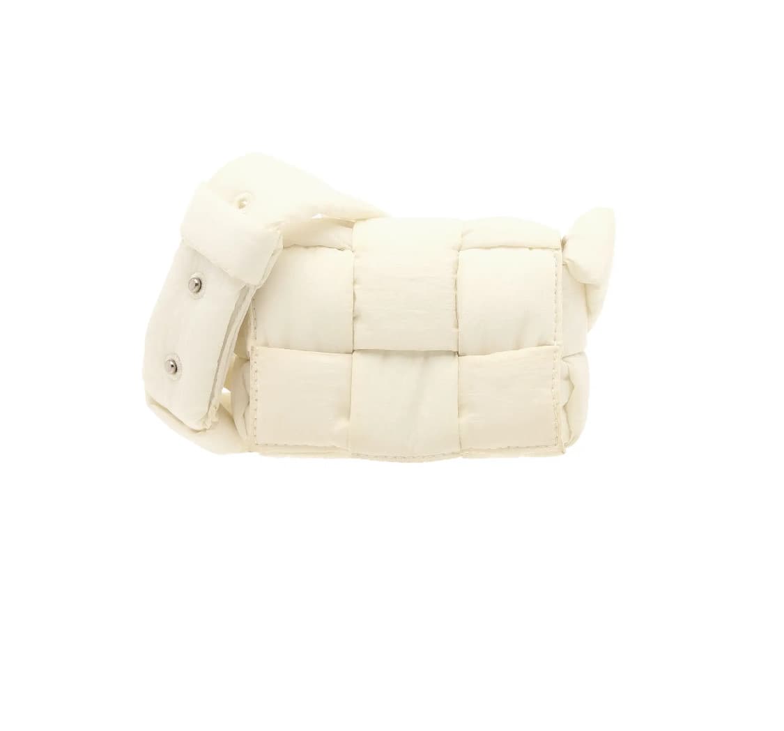 [A급] 보테가 베네타 패딩 미니 카세트 크로스백 화이트 판매합니다!!! 상품이미지2