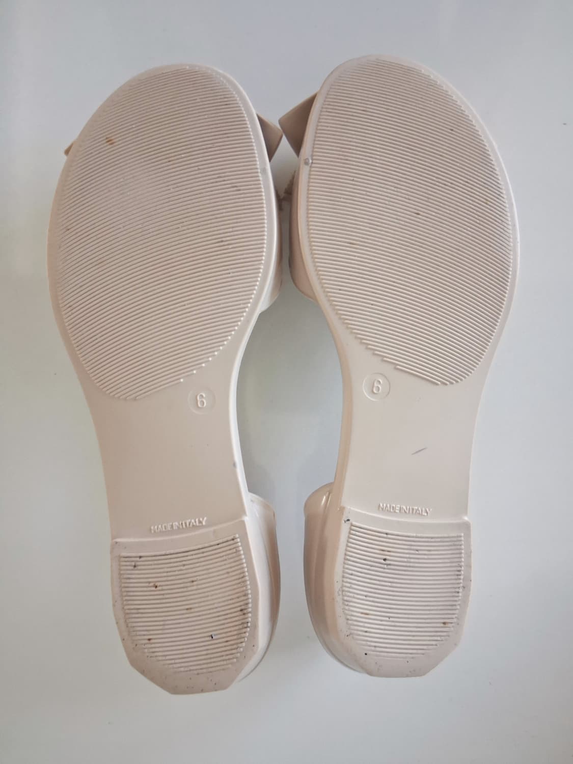페라가모 리본 플랫 젤리슈즈 / 베이지 Size 6 상품이미지7