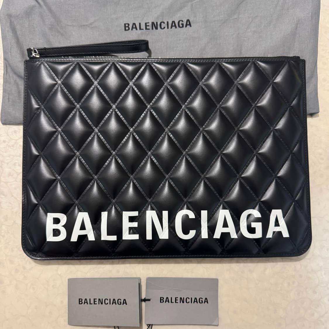 (새상품급) 발렌시아가 퀄팅 레더 클러치 블랙 상품이미지2