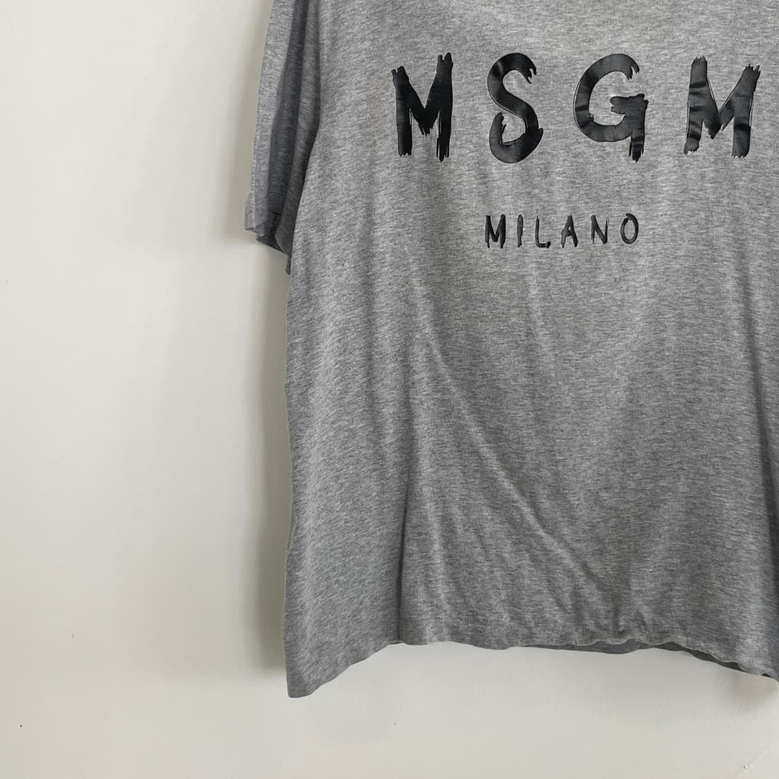 MSGM 공용 L,77 밀라노 로고 그레이 반팔 티셔츠 상품이미지3