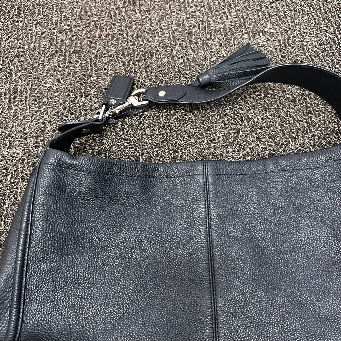 COACH 코치 레더 타슬 빅백 여성 숄더백 호보백 블랙 상품이미지8