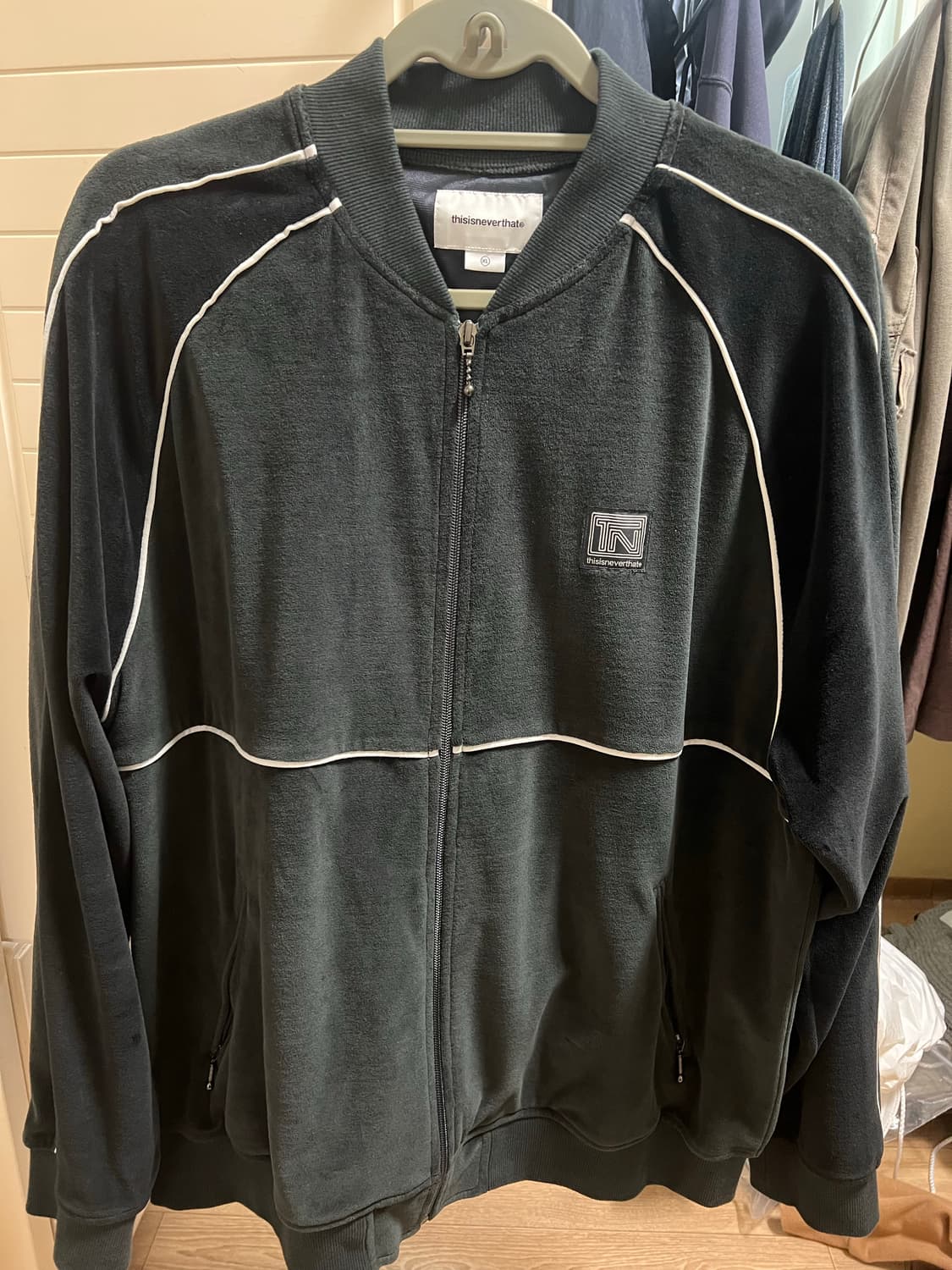 디스이즈네버댓 벨벳 자켓 상품이미지1