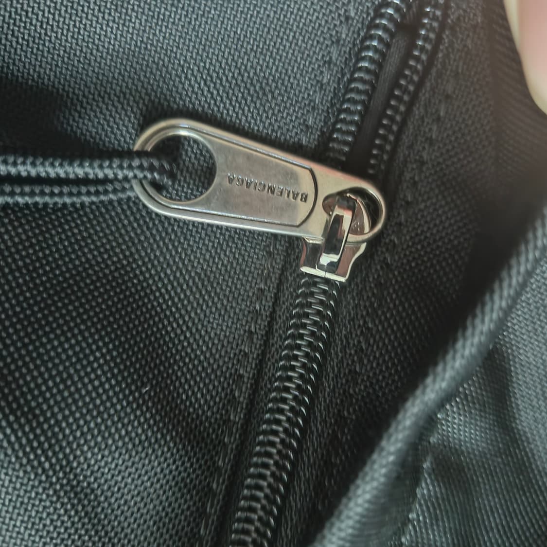 발렌시아가 위켄더 미디움 크로스백
숄더백 상품이미지8